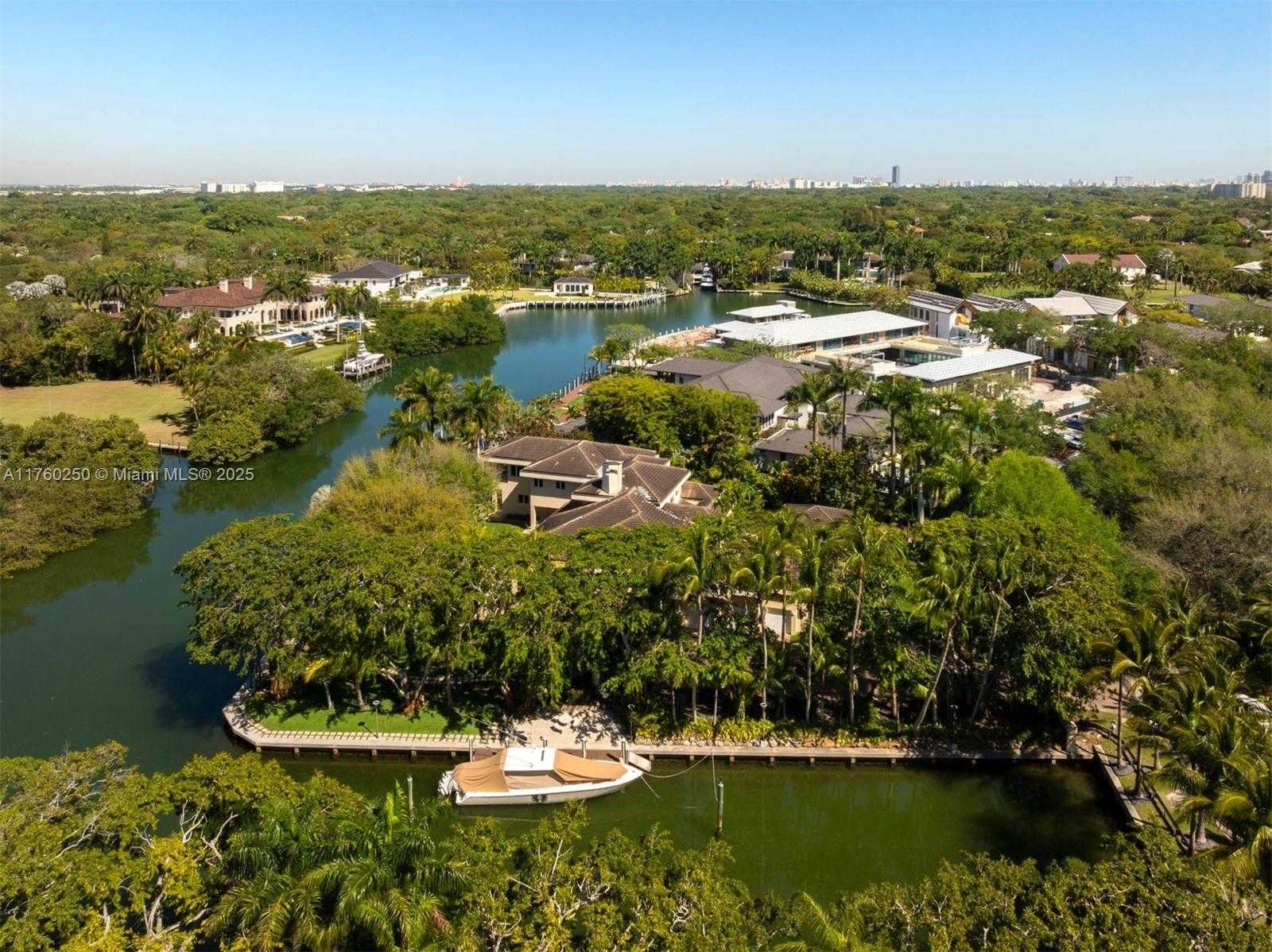 Small Image of 665 LEUCADENDRA DR, Coral Gables Number 26