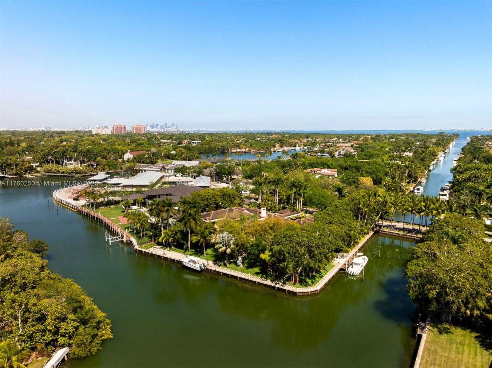 Small Image of 665 LEUCADENDRA DR, Coral Gables Number 27