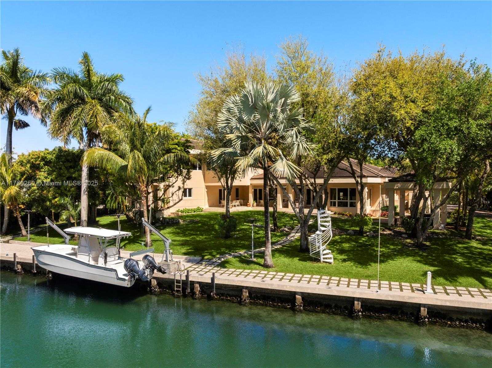 Small Image of 665 LEUCADENDRA DR, Coral Gables Number 3