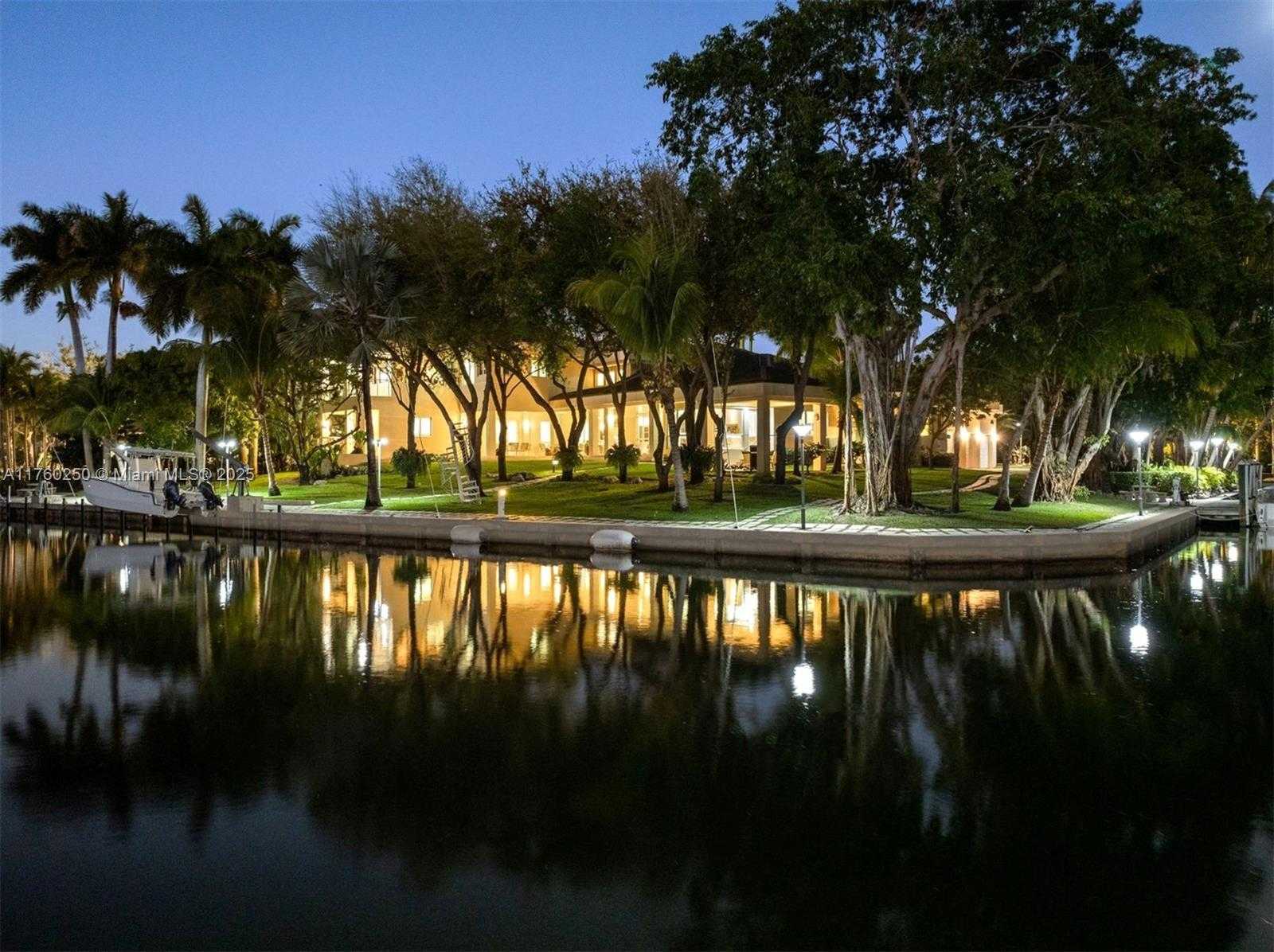 Small Image of 665 LEUCADENDRA DR, Coral Gables Number 30