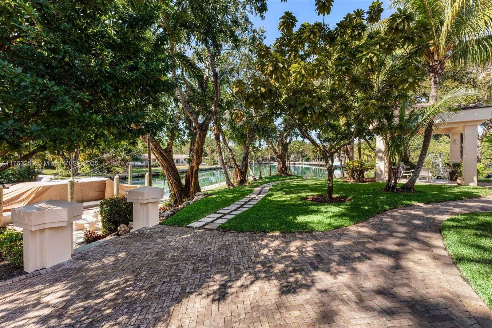 Small Image of 665 LEUCADENDRA DR, Coral Gables Number 33