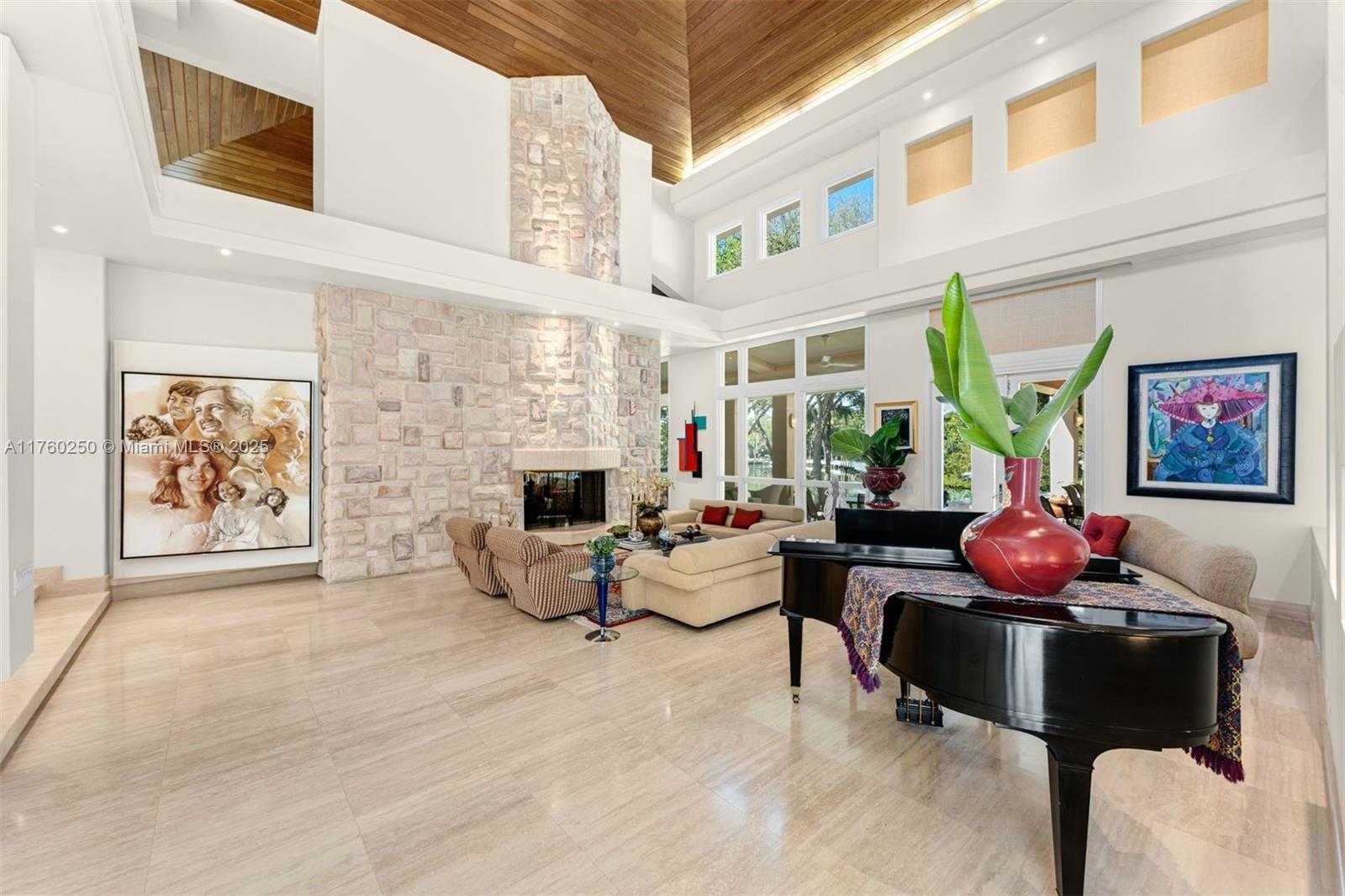 Small Image of 665 LEUCADENDRA DR, Coral Gables Number 34