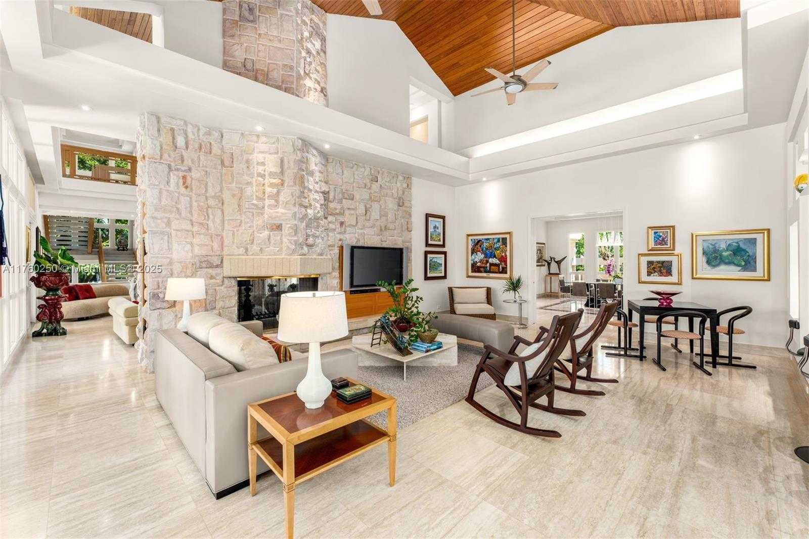 Small Image of 665 LEUCADENDRA DR, Coral Gables Number 35