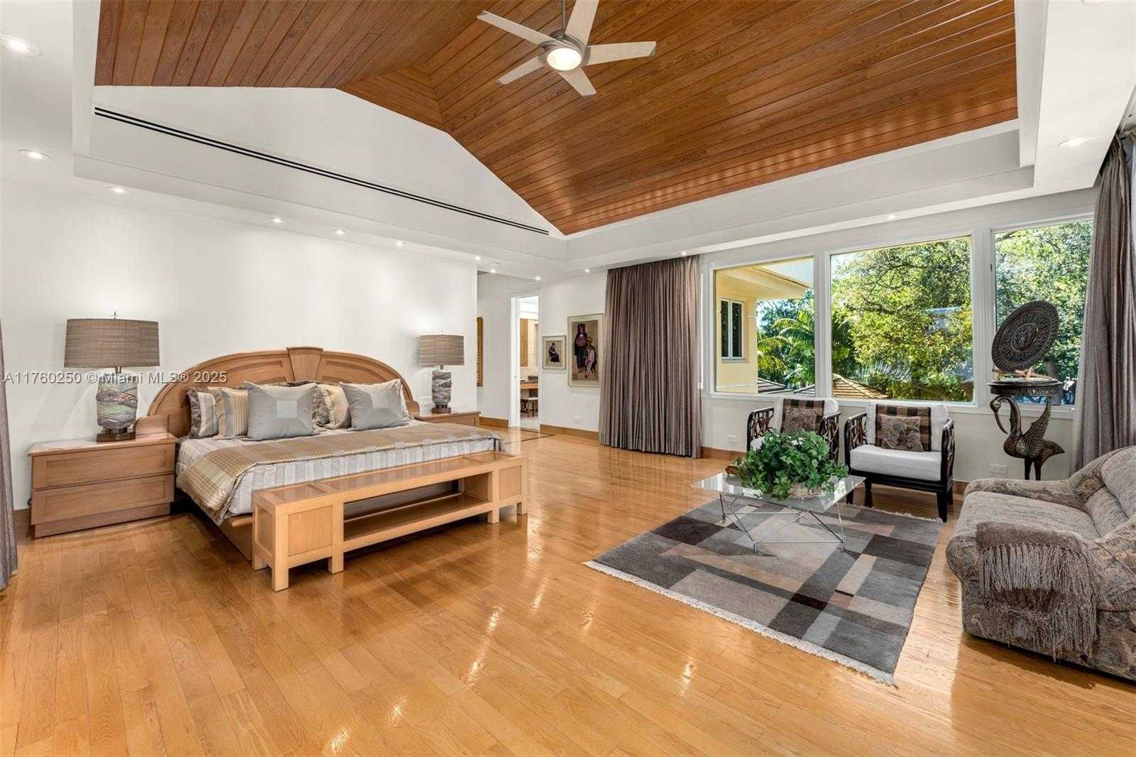 Small Image of 665 LEUCADENDRA DR, Coral Gables Number 9