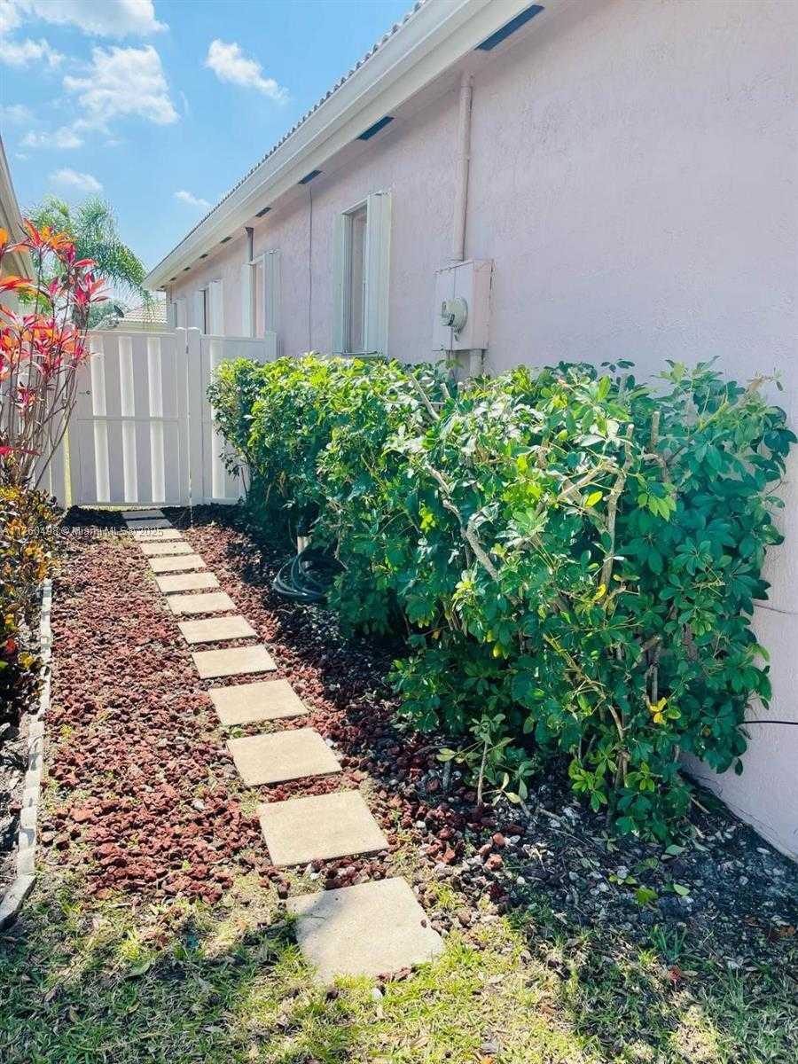 Small Image of 6938 NORTH WEST 33RD ST, Margate Number 11