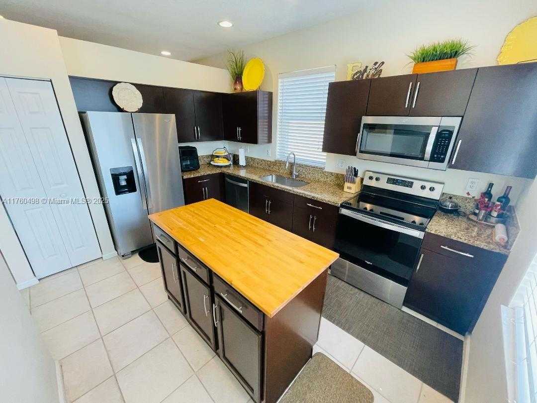 Small Image of 6938 NORTH WEST 33RD ST, Margate Number 19