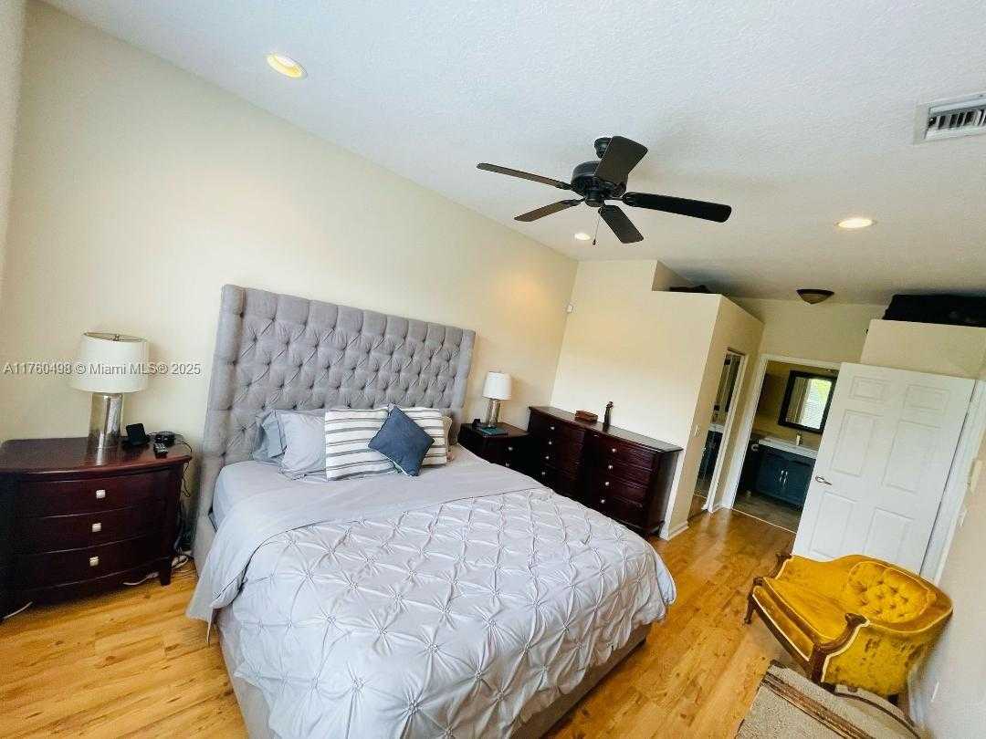 Small Image of 6938 NORTH WEST 33RD ST, Margate Number 24