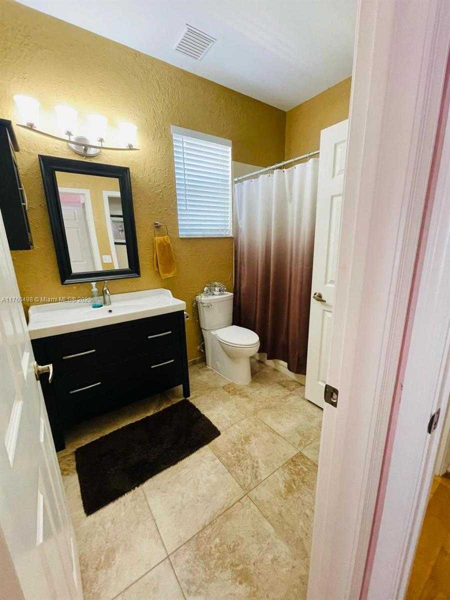 Small Image of 6938 NORTH WEST 33RD ST, Margate Number 31