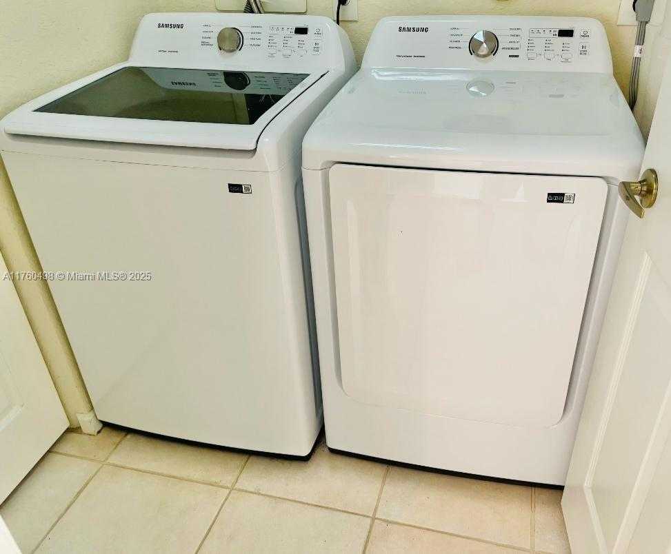 Small Image of 6938 NORTH WEST 33RD ST, Margate Number 37