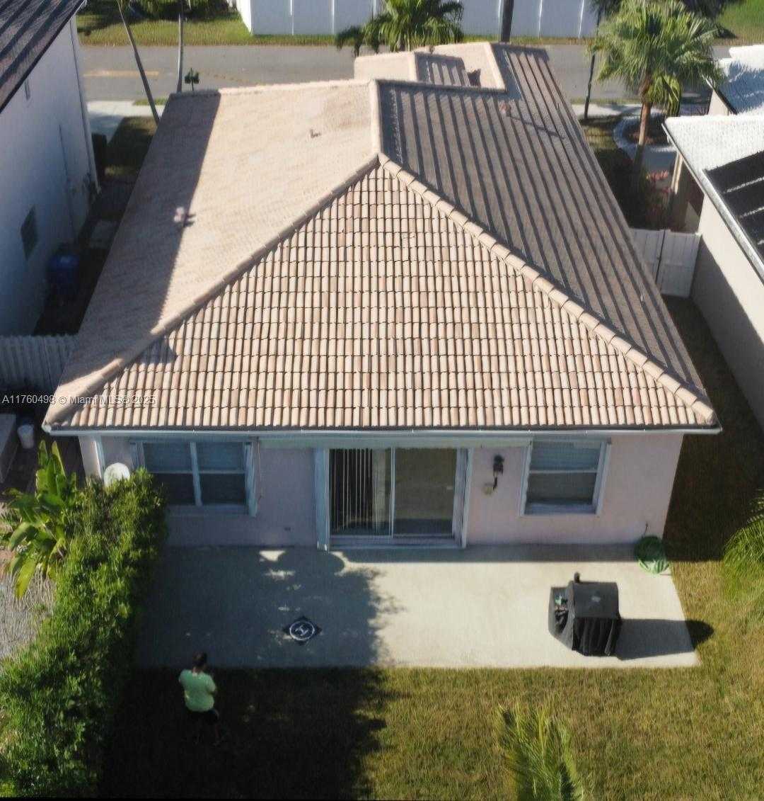 Small Image of 6938 NORTH WEST 33RD ST, Margate Number 39