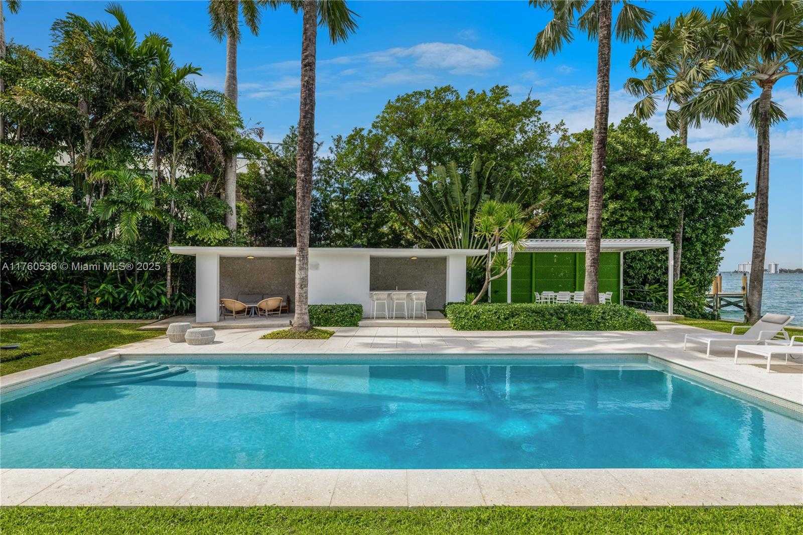 Small Image of 6380 NORTH BAY RD, Miami Beach Number 15