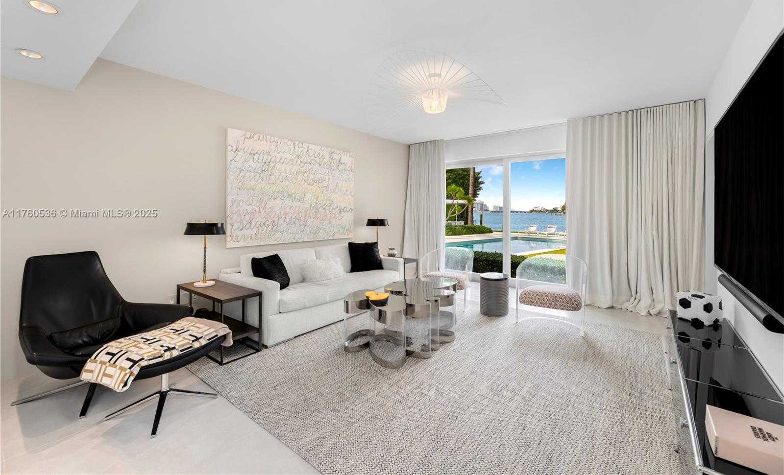 Small Image of 6380 NORTH BAY RD, Miami Beach Number 24