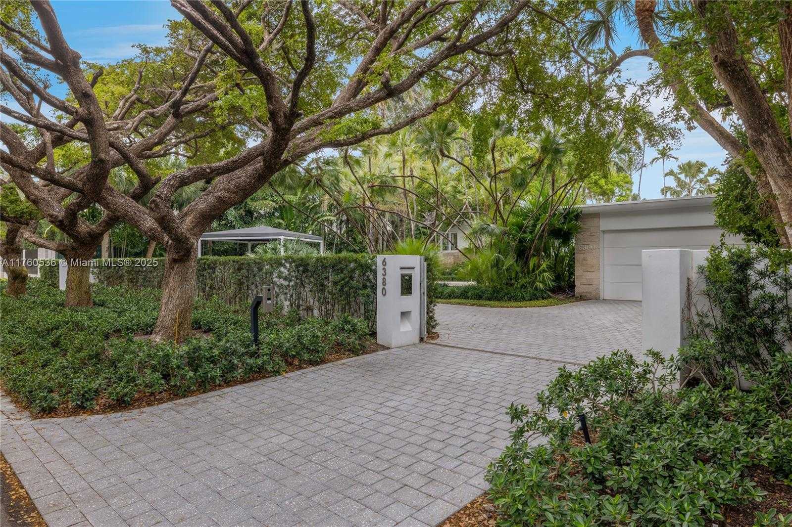 Small Image of 6380 NORTH BAY RD, Miami Beach Number 28