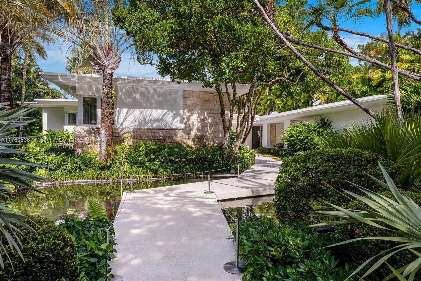 Small Image of 6380 NORTH BAY RD, Miami Beach Number 29