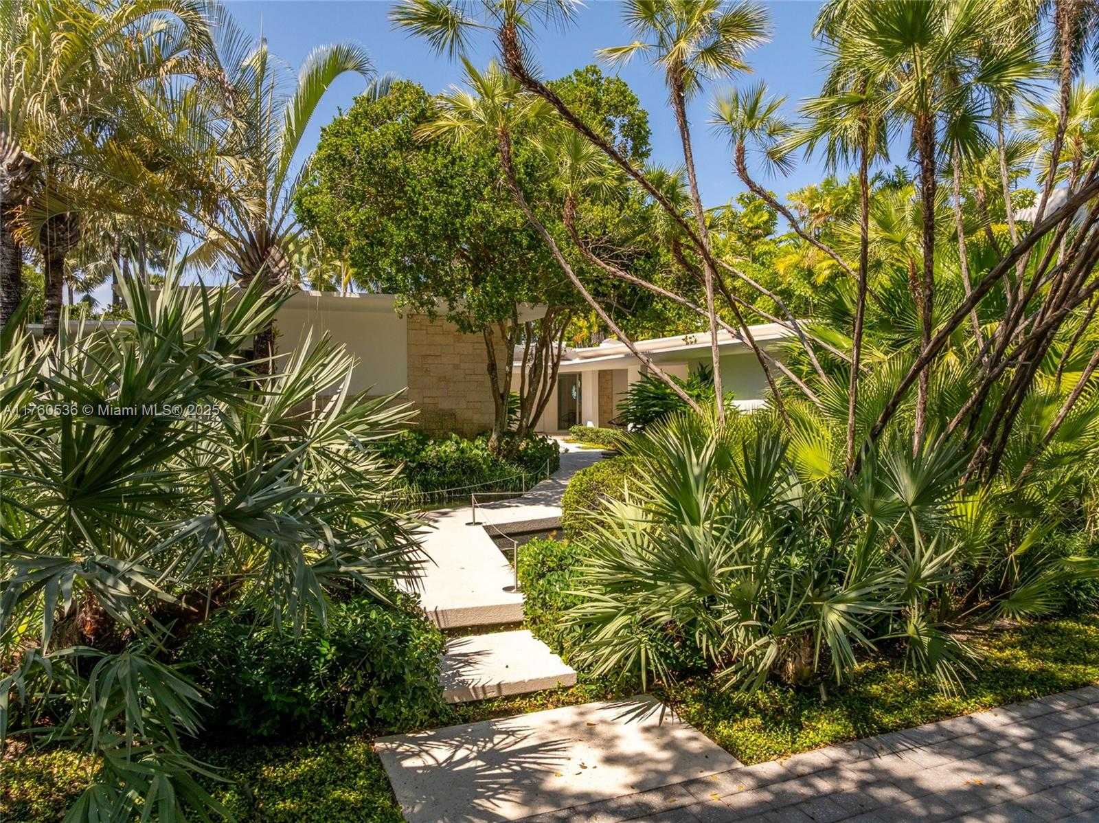 Small Image of 6380 NORTH BAY RD, Miami Beach Number 30