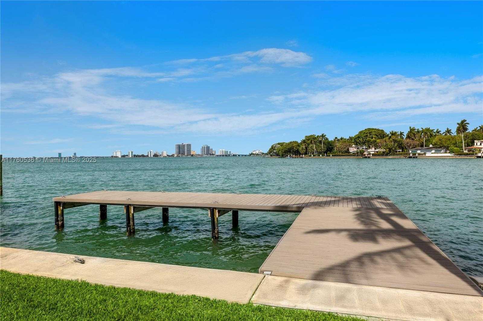 Small Image of 6380 NORTH BAY RD, Miami Beach Number 35