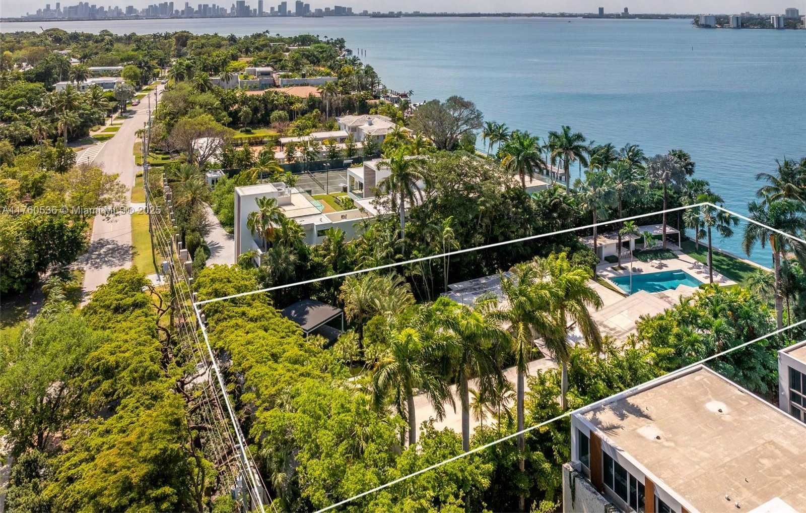 Small Image of 6380 NORTH BAY RD, Miami Beach Number 37