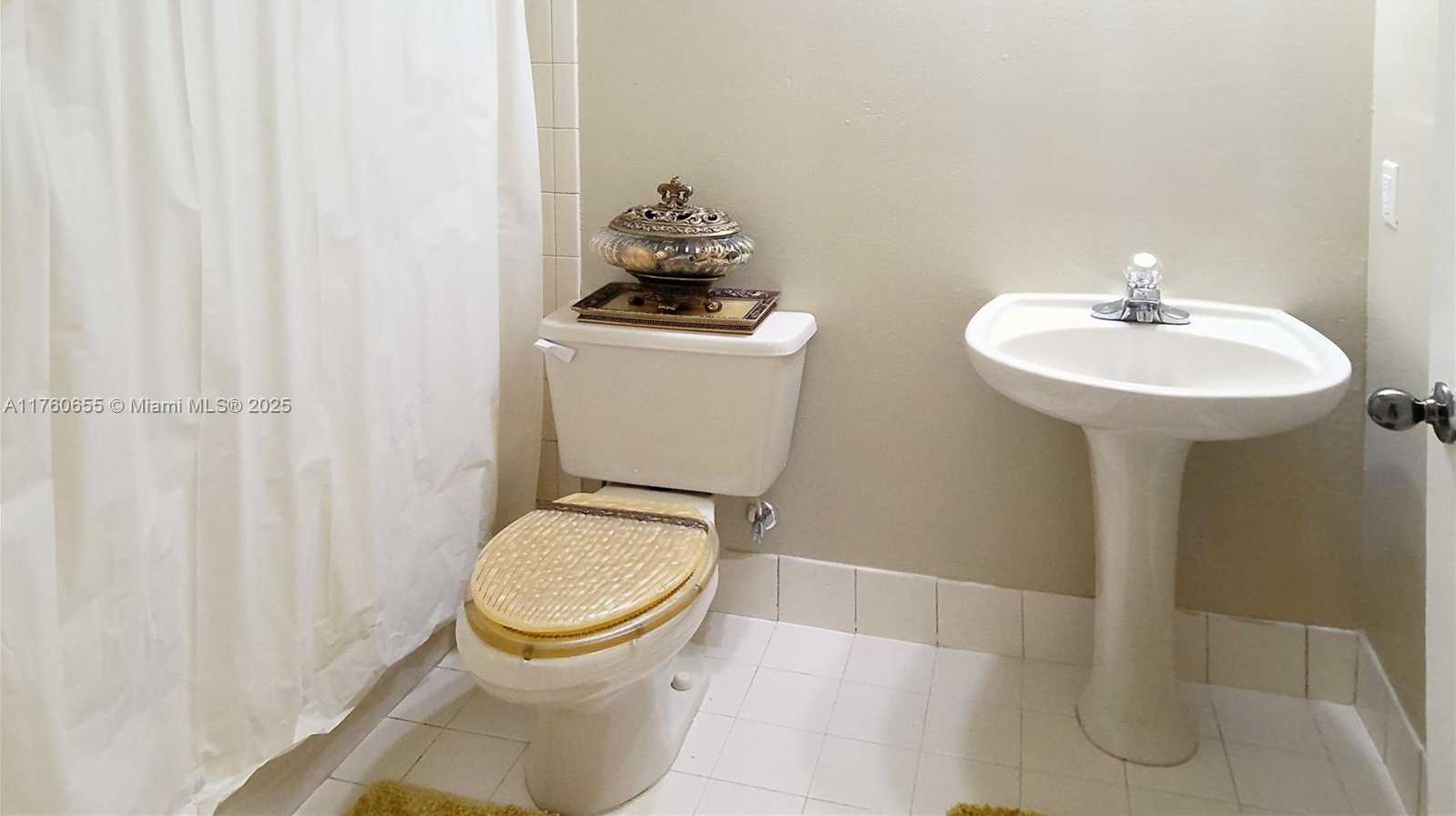Small Image of 13089 SOUTH WEST 49TH CT, Miramar Number 19