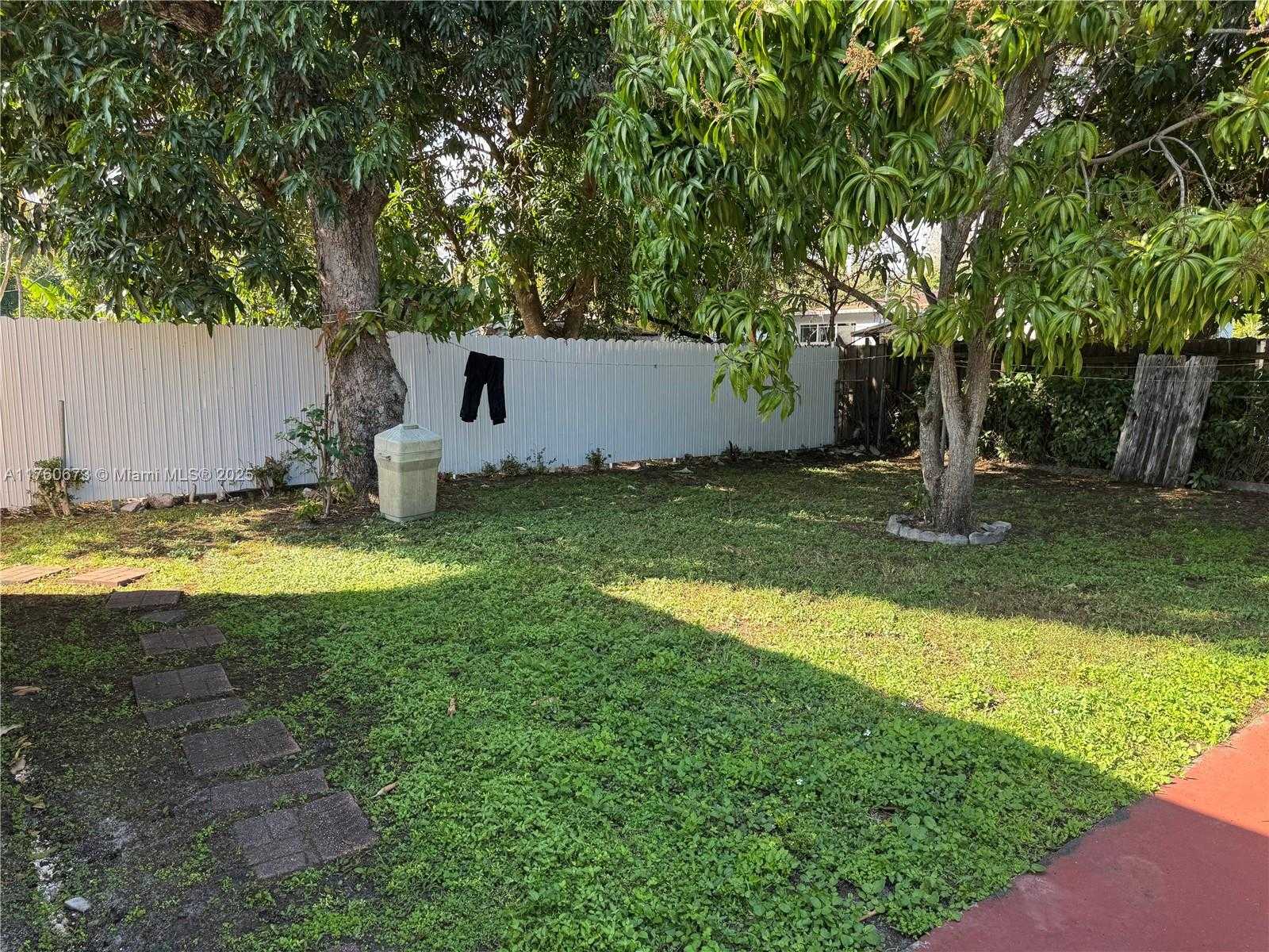 Small Image of 1077 NORTH EAST 157TH TER, North Miami Beach Number 3