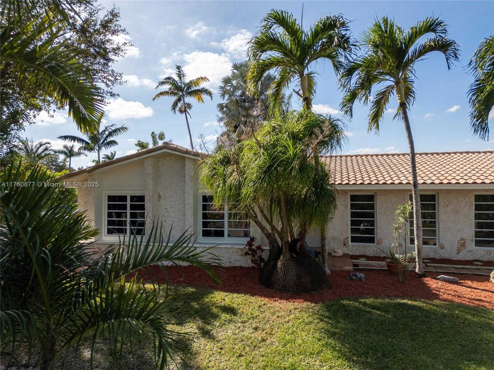 Small Image of 18200 SOUTH WEST 86TH AVE, Palmetto Bay Number 2