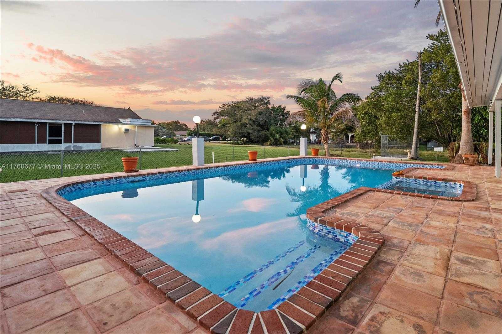 Small Image of 18200 SOUTH WEST 86TH AVE, Palmetto Bay Number 29