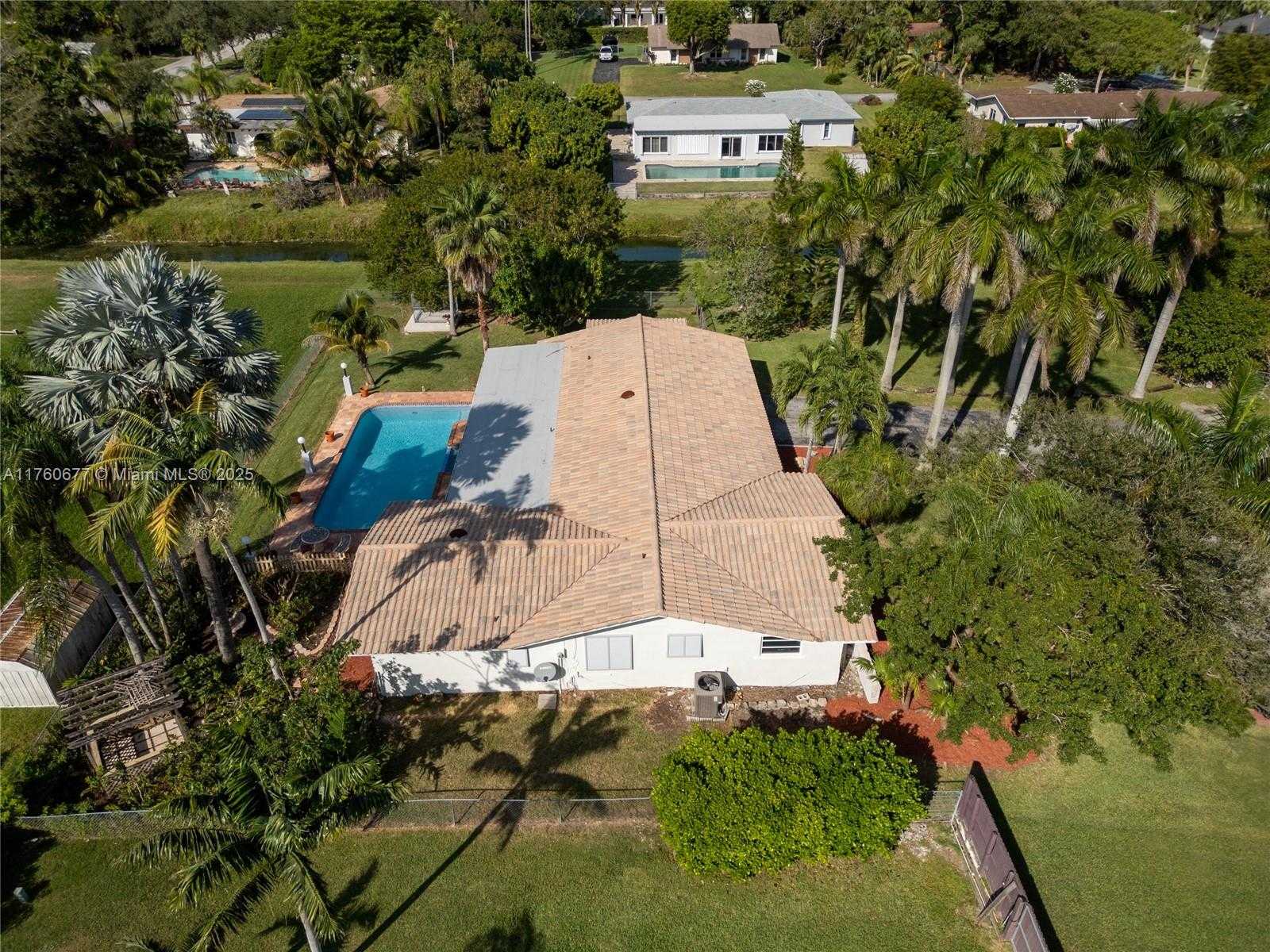 Small Image of 18200 SOUTH WEST 86TH AVE, Palmetto Bay Number 48