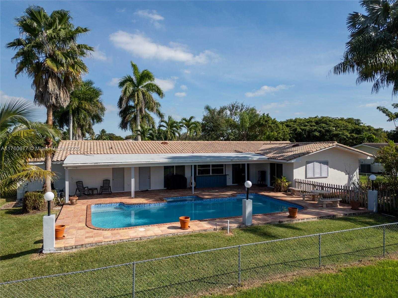 Small Image of 18200 SOUTH WEST 86TH AVE, Palmetto Bay Number 6
