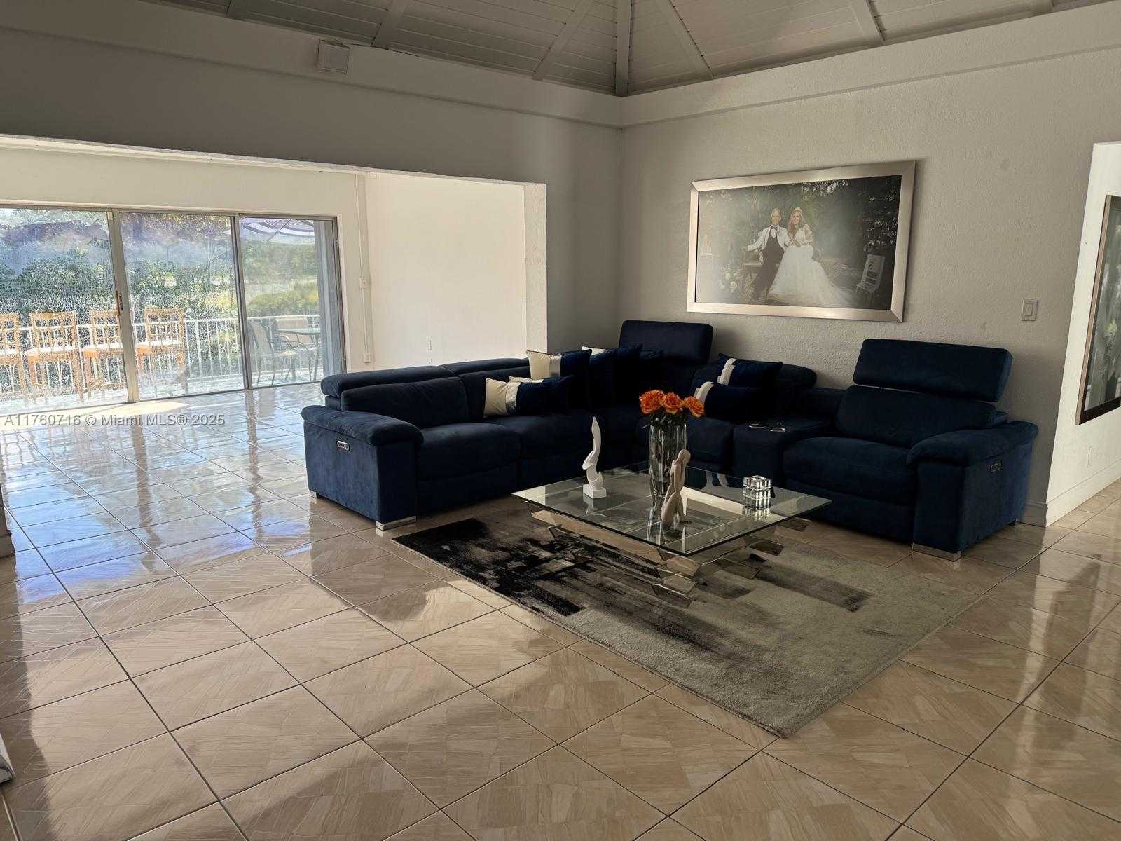 Small Image of 4704 BAYBERRY LN, Tamarac Number 11