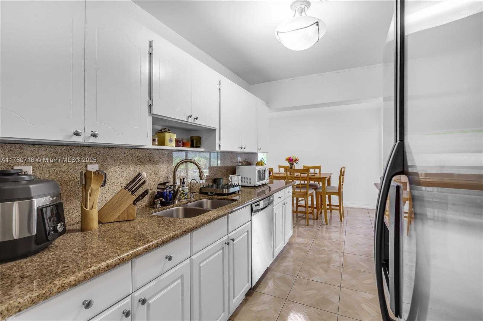 Small Image of 4704 BAYBERRY LN, Tamarac Number 18