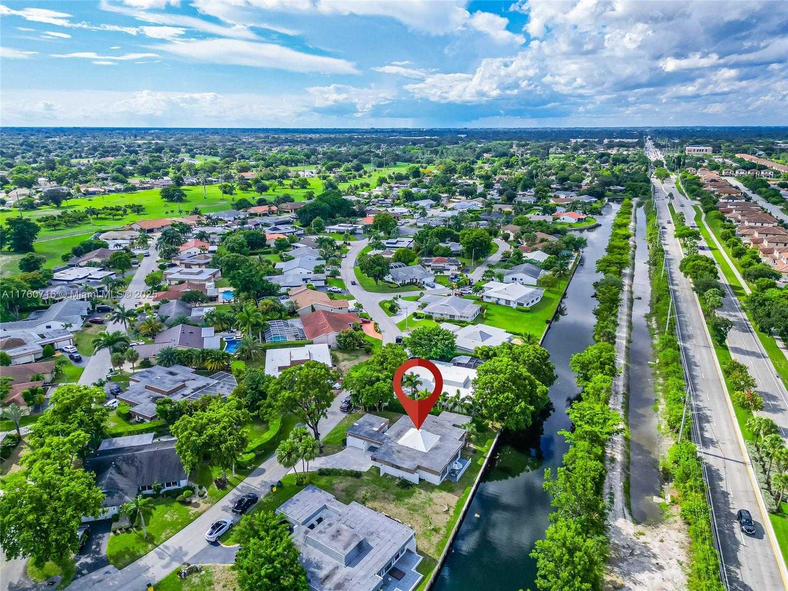 Small Image of 4704 BAYBERRY LN, Tamarac Number 2