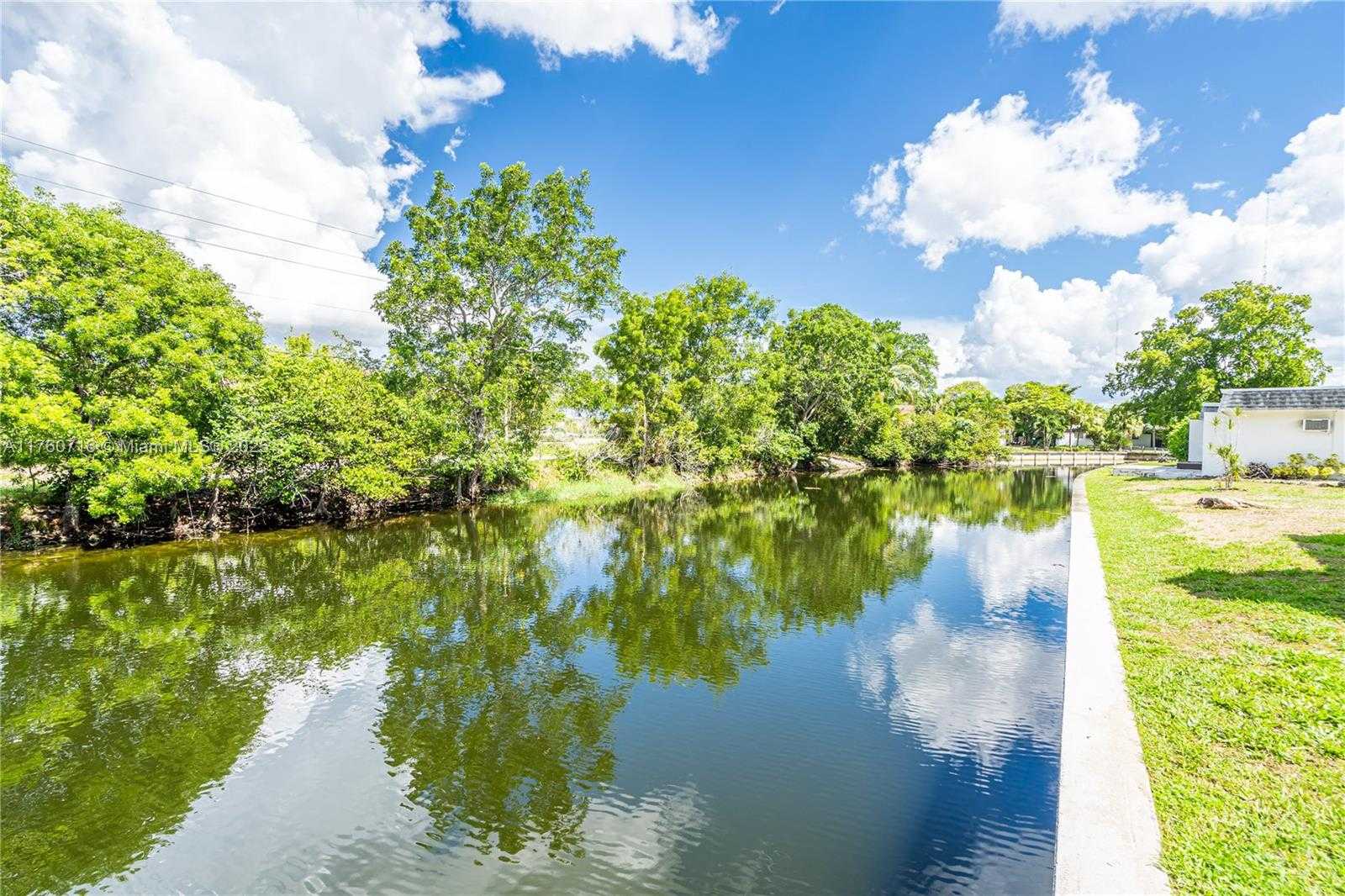 Small Image of 4704 BAYBERRY LN, Tamarac Number 43