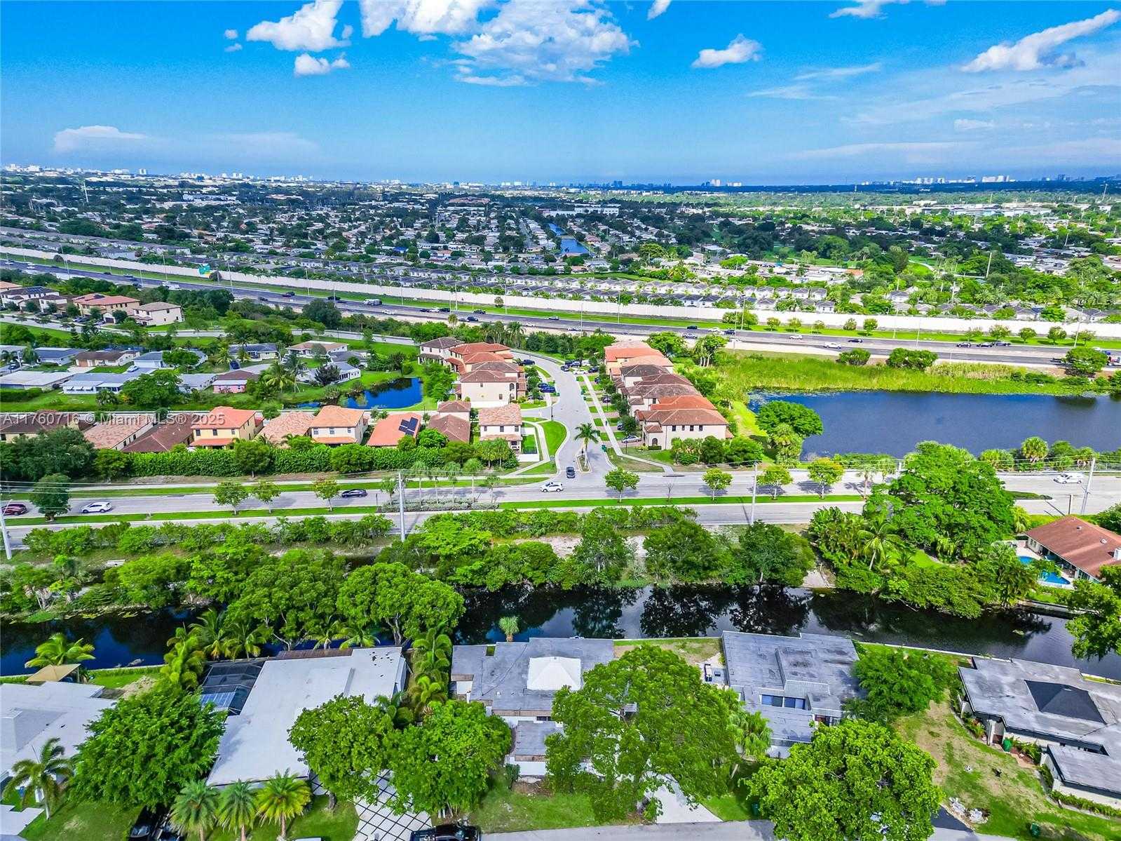 Small Image of 4704 BAYBERRY LN, Tamarac Number 47