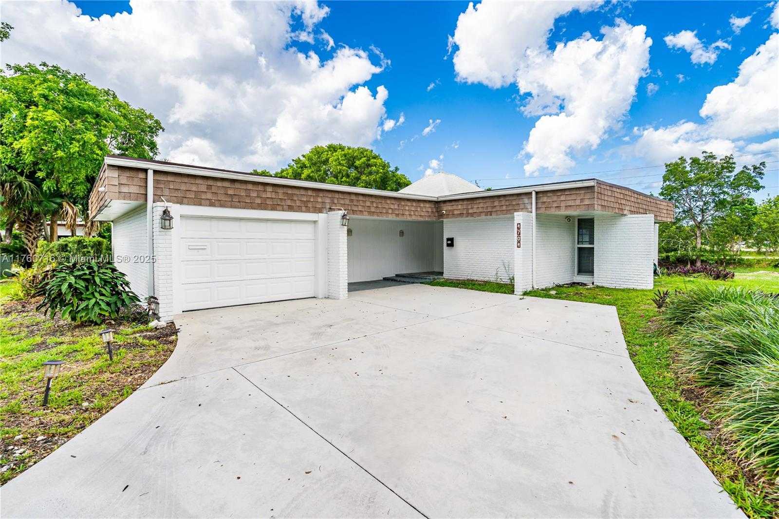Small Image of 4704 BAYBERRY LN, Tamarac Number 5