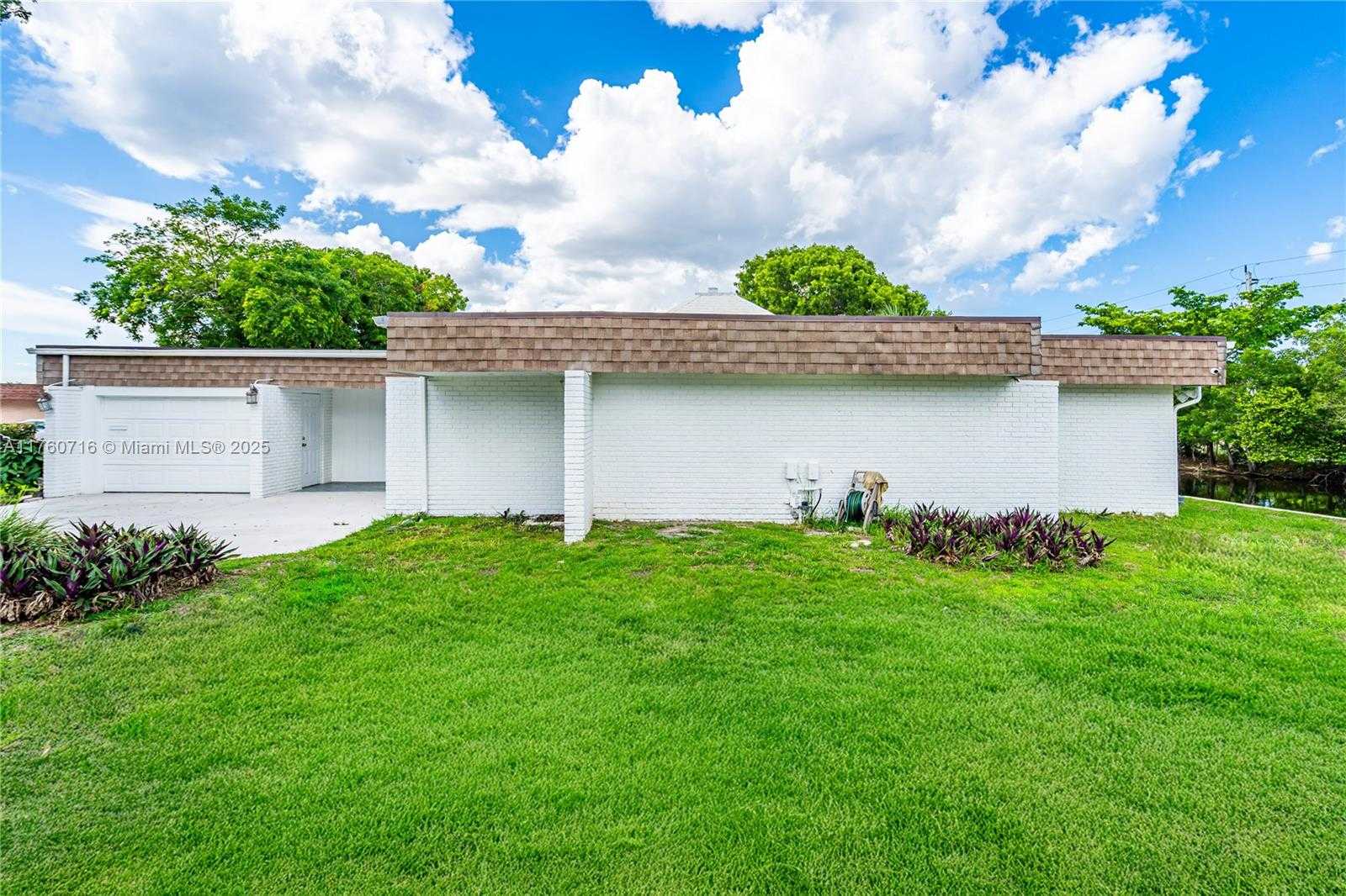 Small Image of 4704 BAYBERRY LN, Tamarac Number 7