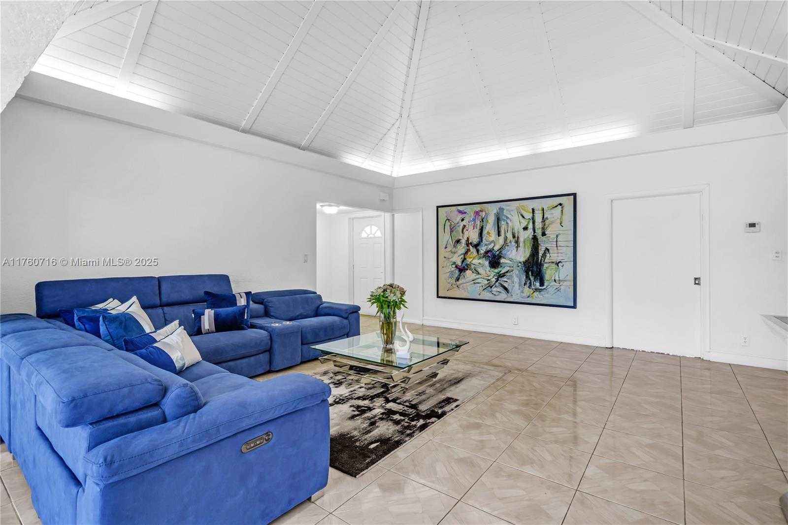 Small Image of 4704 BAYBERRY LN, Tamarac Number 9