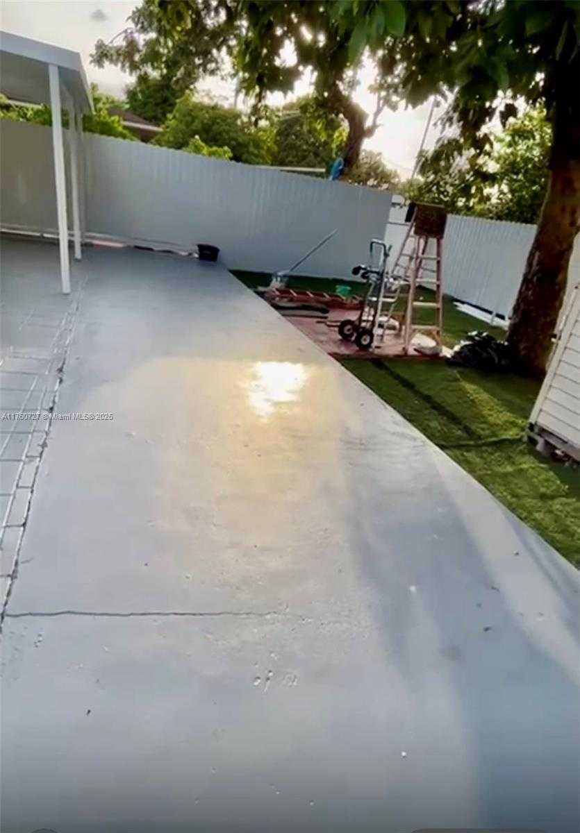 Small Image of 351 EAST 35TH ST, Hialeah Number 15
