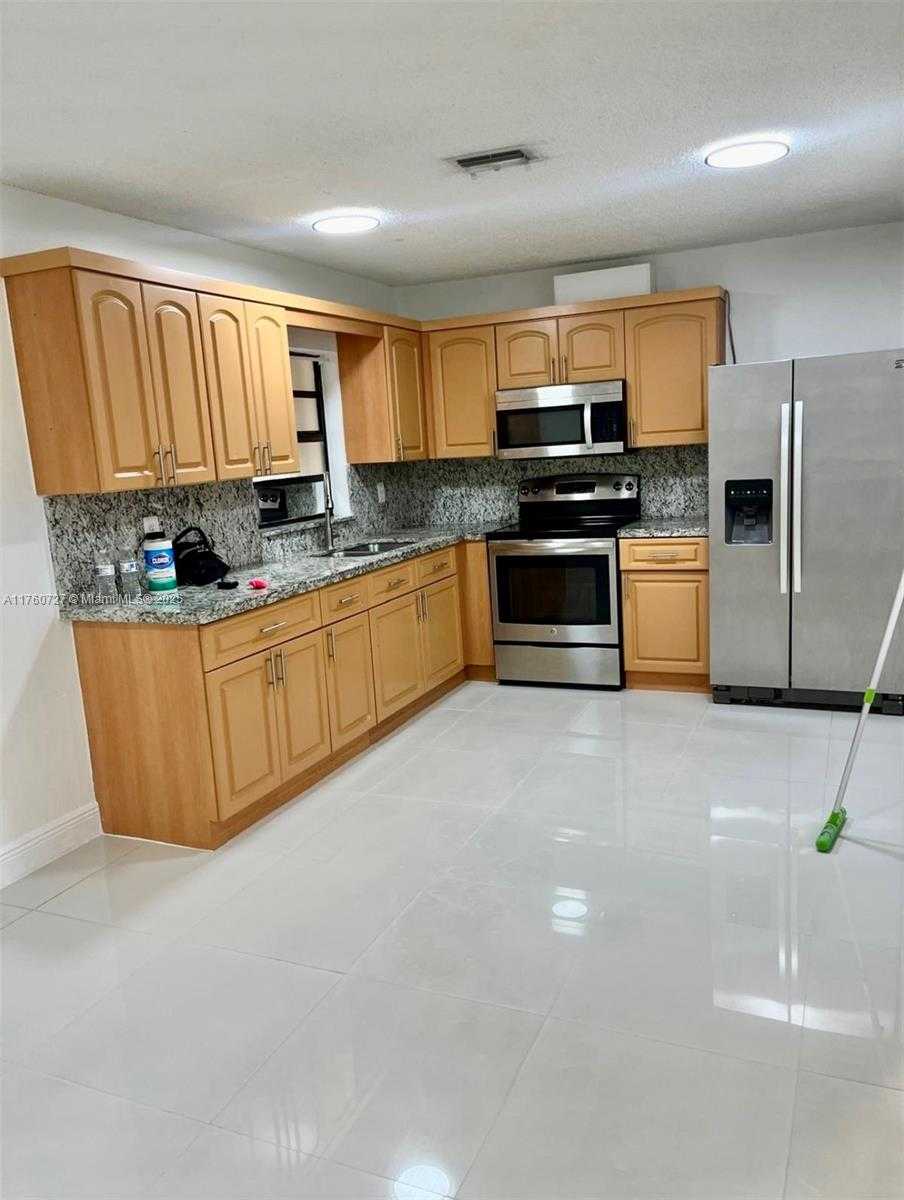 Small Image of 351 EAST 35TH ST, Hialeah Number 19