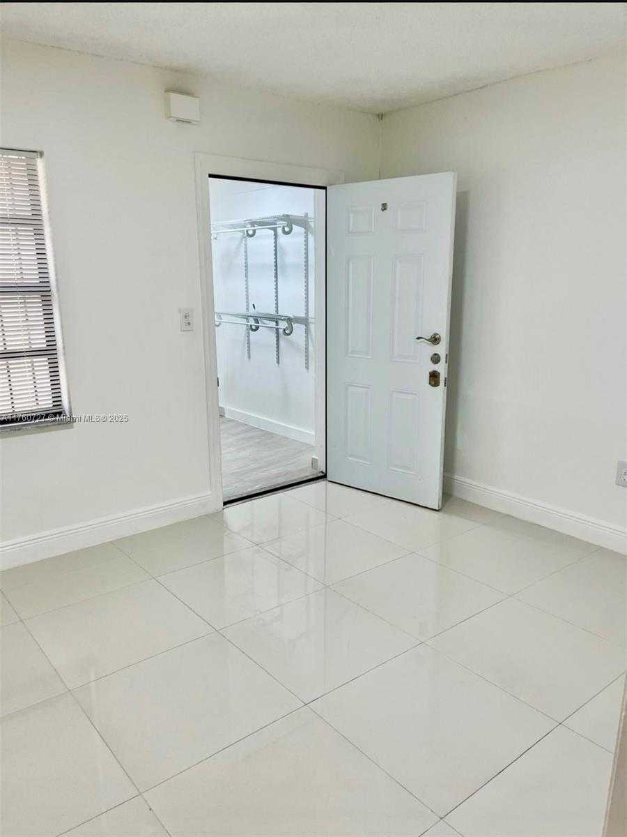 Small Image of 351 EAST 35TH ST, Hialeah Number 20