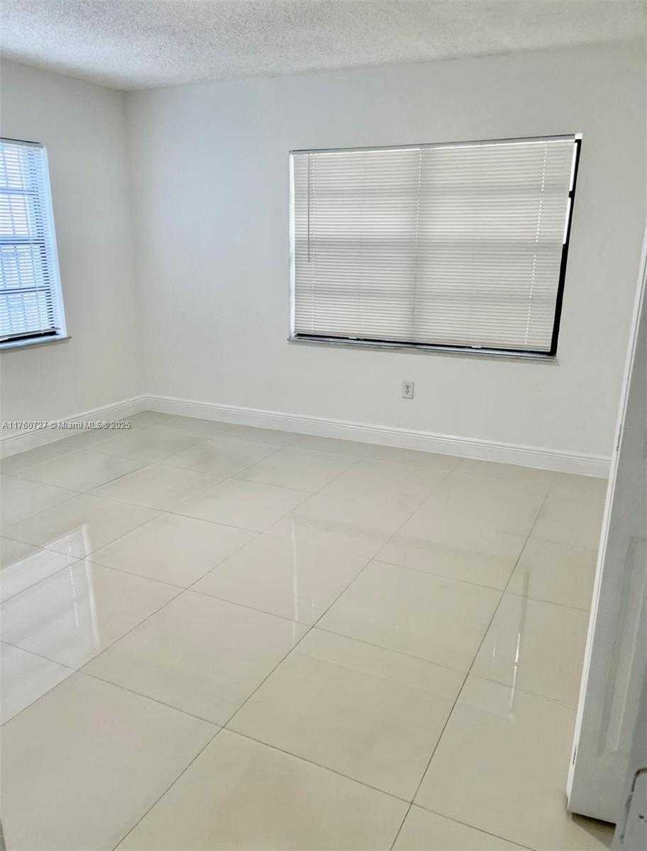 Small Image of 351 EAST 35TH ST, Hialeah Number 22