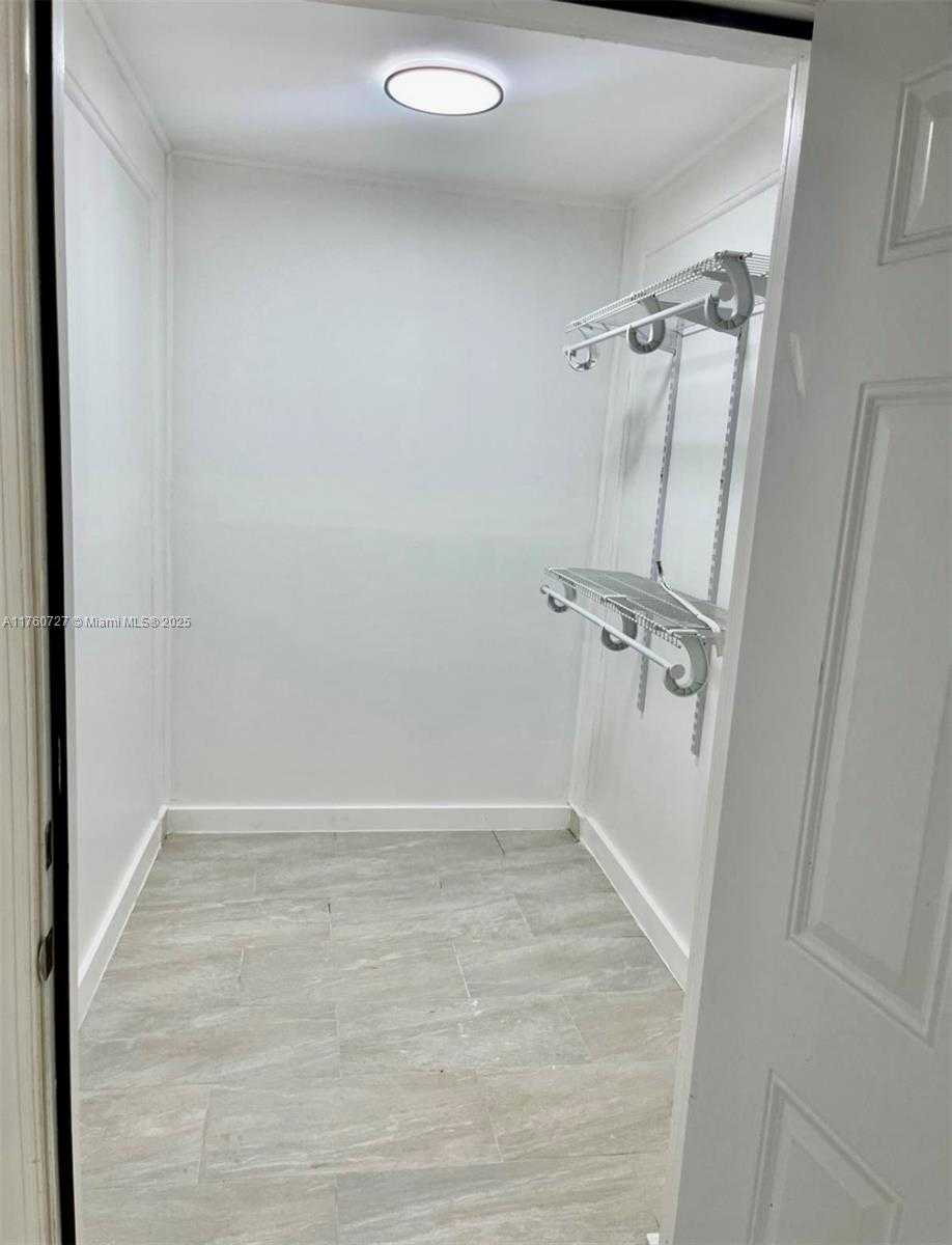 Small Image of 351 EAST 35TH ST, Hialeah Number 23