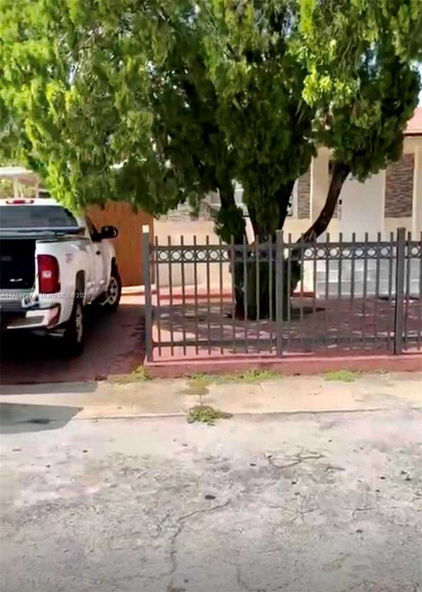 Small Image of 351 EAST 35TH ST, Hialeah Number 3