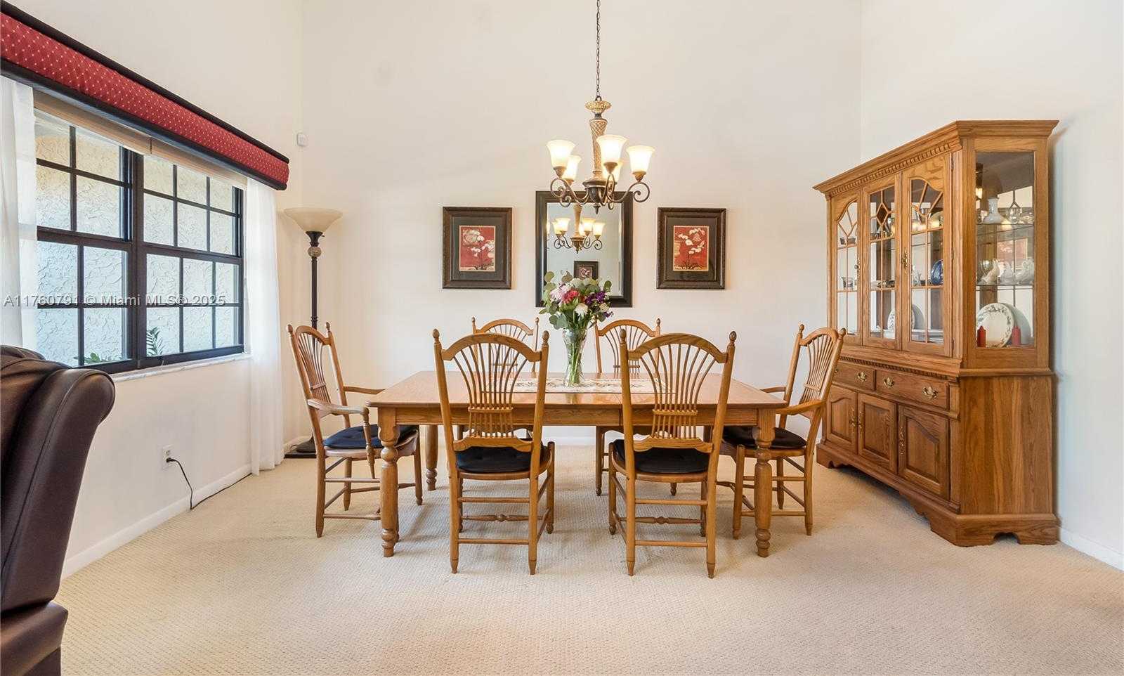 Small Image of 1520 EAST OAK KNOLL CIR, Davie Number 10