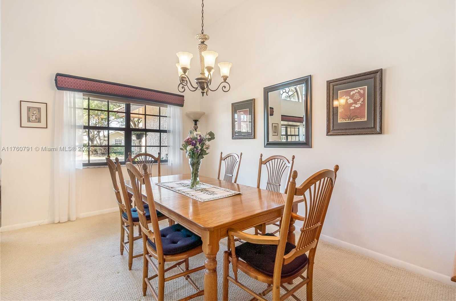 Small Image of 1520 EAST OAK KNOLL CIR, Davie Number 11