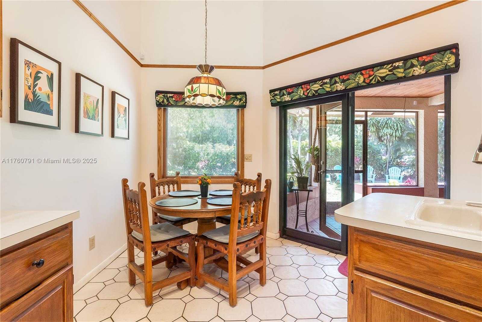 Small Image of 1520 EAST OAK KNOLL CIR, Davie Number 16