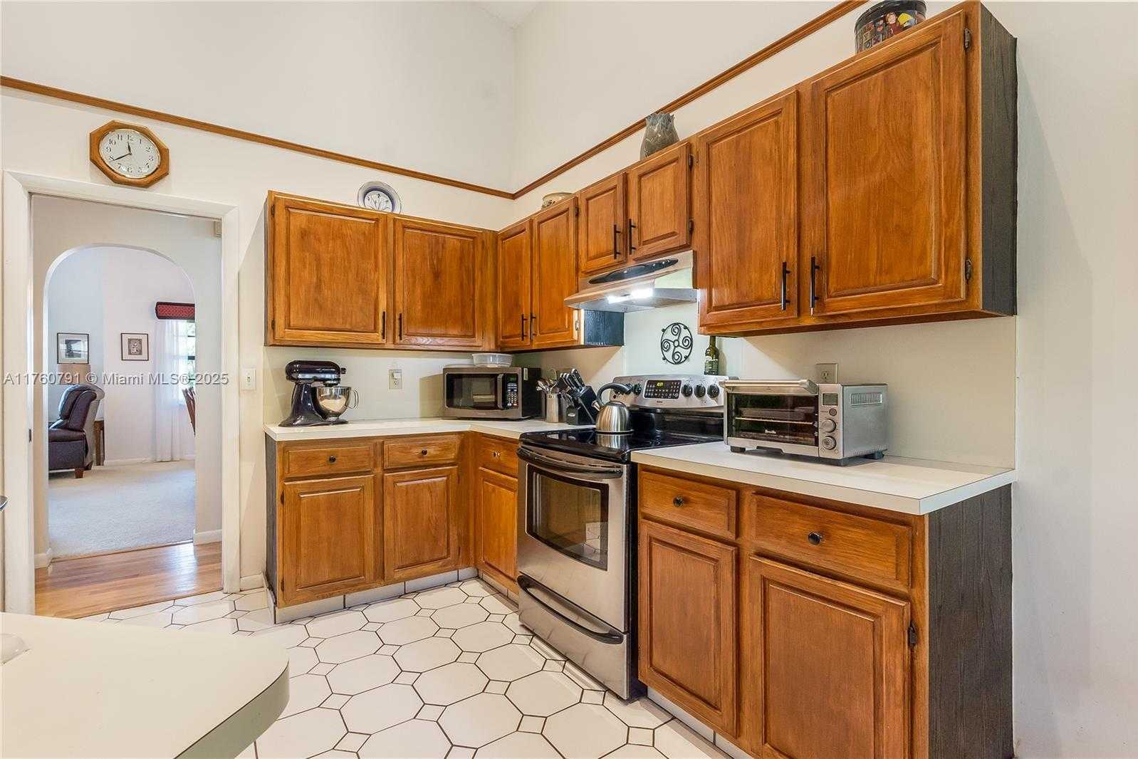 Small Image of 1520 EAST OAK KNOLL CIR, Davie Number 22