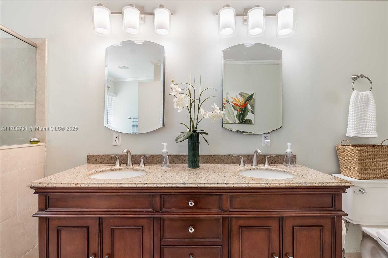 Small Image of 1520 EAST OAK KNOLL CIR, Davie Number 24