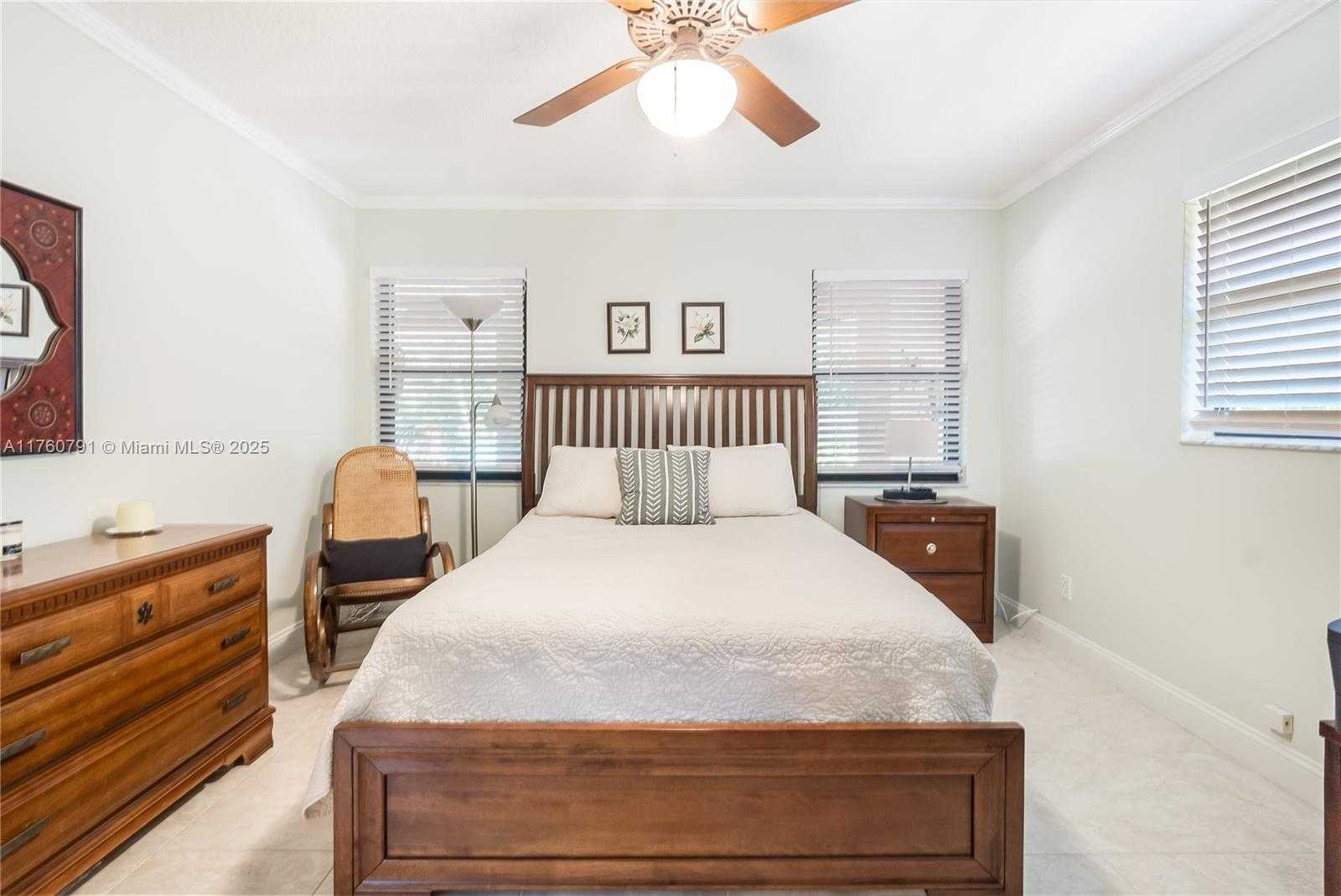 Small Image of 1520 EAST OAK KNOLL CIR, Davie Number 28