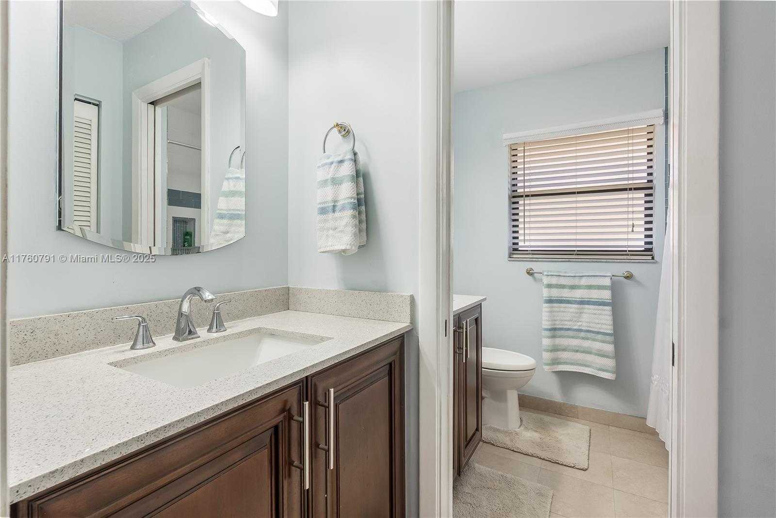 Small Image of 1520 EAST OAK KNOLL CIR, Davie Number 29