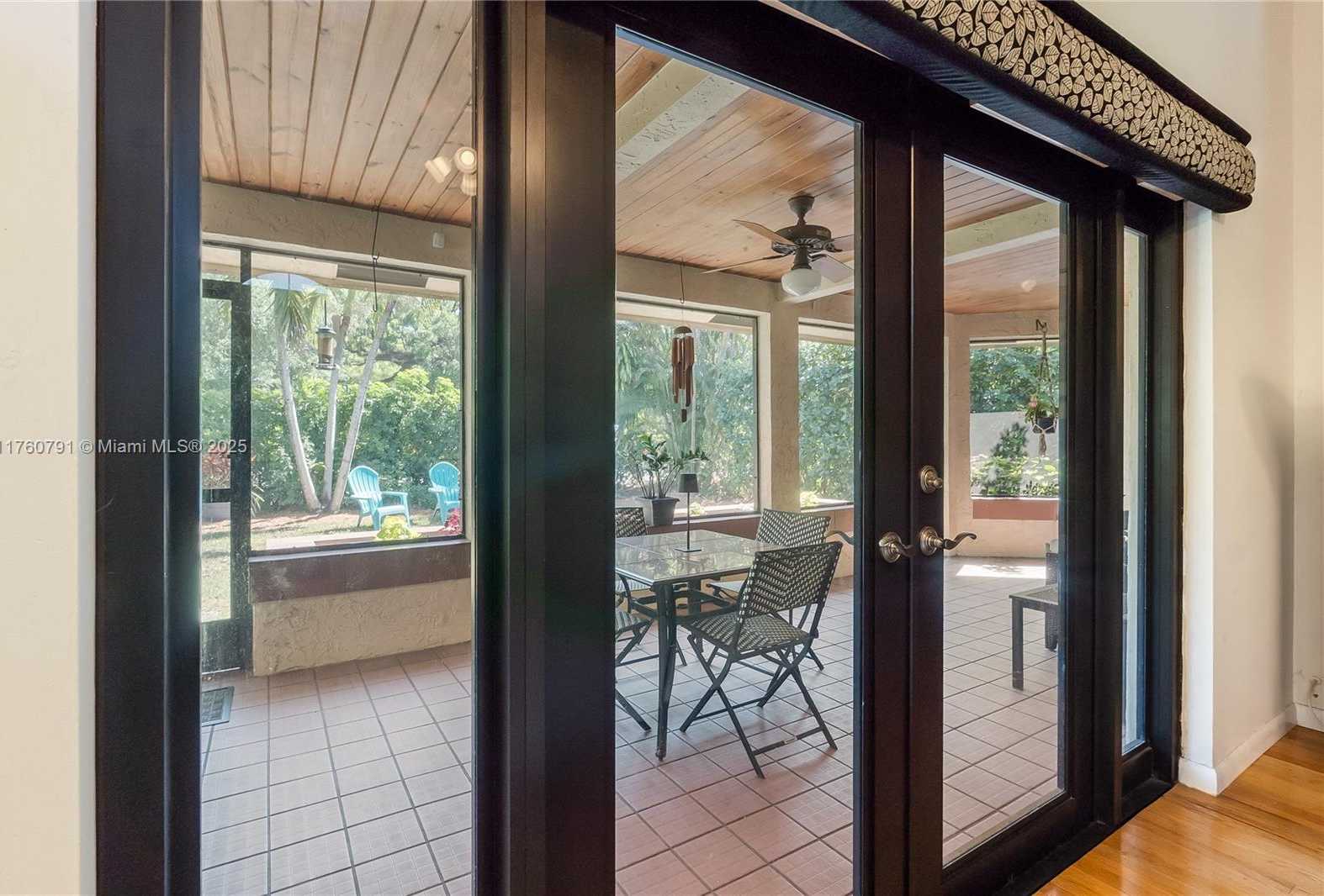 Small Image of 1520 EAST OAK KNOLL CIR, Davie Number 31