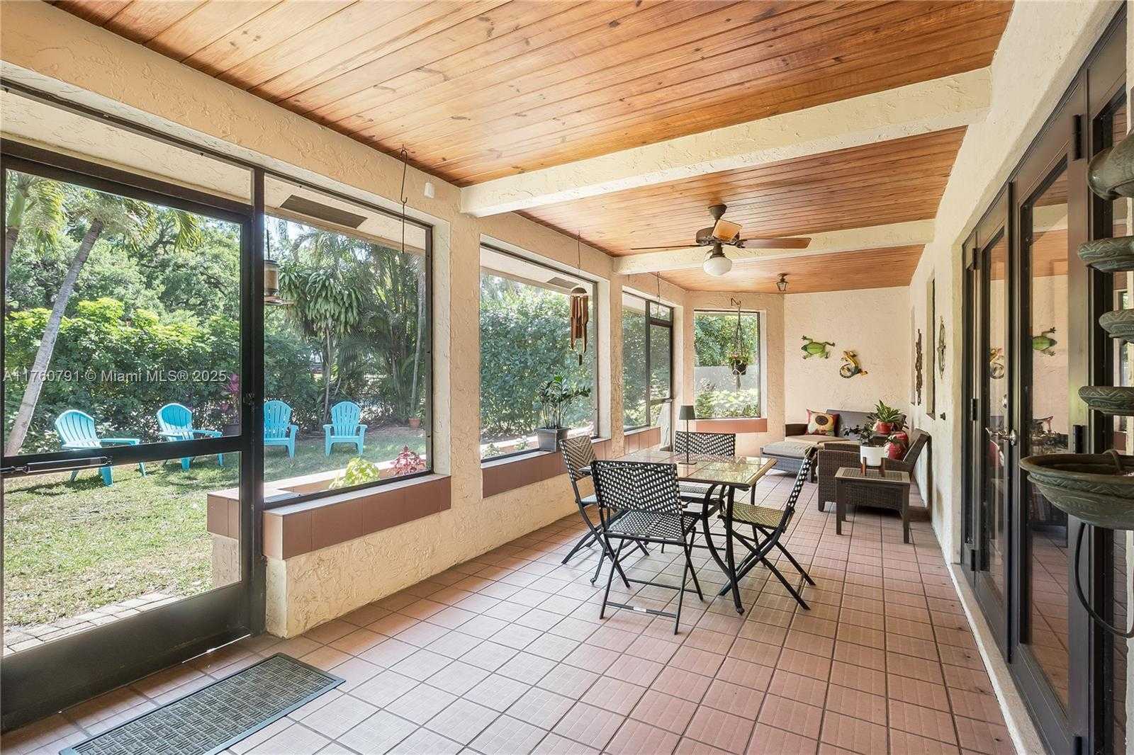 Small Image of 1520 EAST OAK KNOLL CIR, Davie Number 36